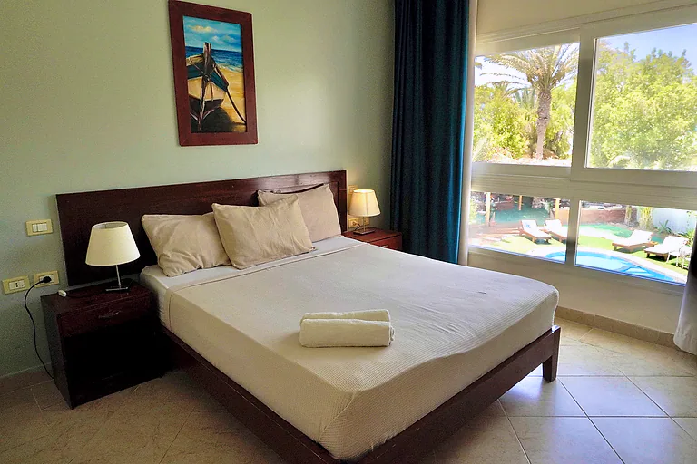 Pool View gallery photograph 1