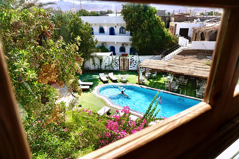 Rooftop Sea View Bungalow photograph 9