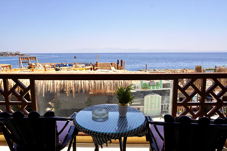 Standard Sea View photograph 6