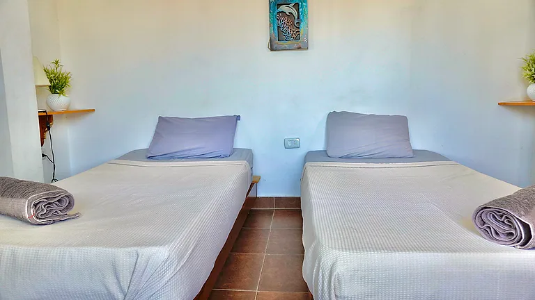 Studio / One Bedroom Apartment gallery photograph 3